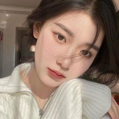 蓝天花朵