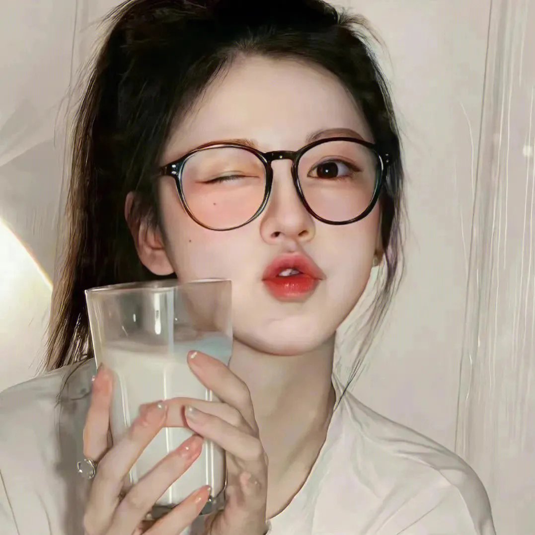 夜晚的水母不会游泳